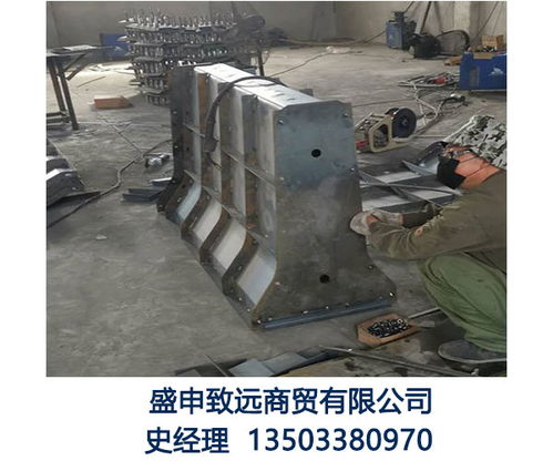 【公路隔離墩鋼模具廠家常規(guī)隔離墩模具隔離墩鋼模具供應商】- 