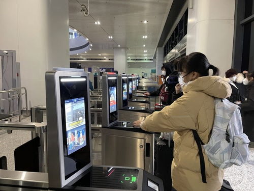 探訪重慶火車站 客流回升進站更快，集中式充電站保障出行